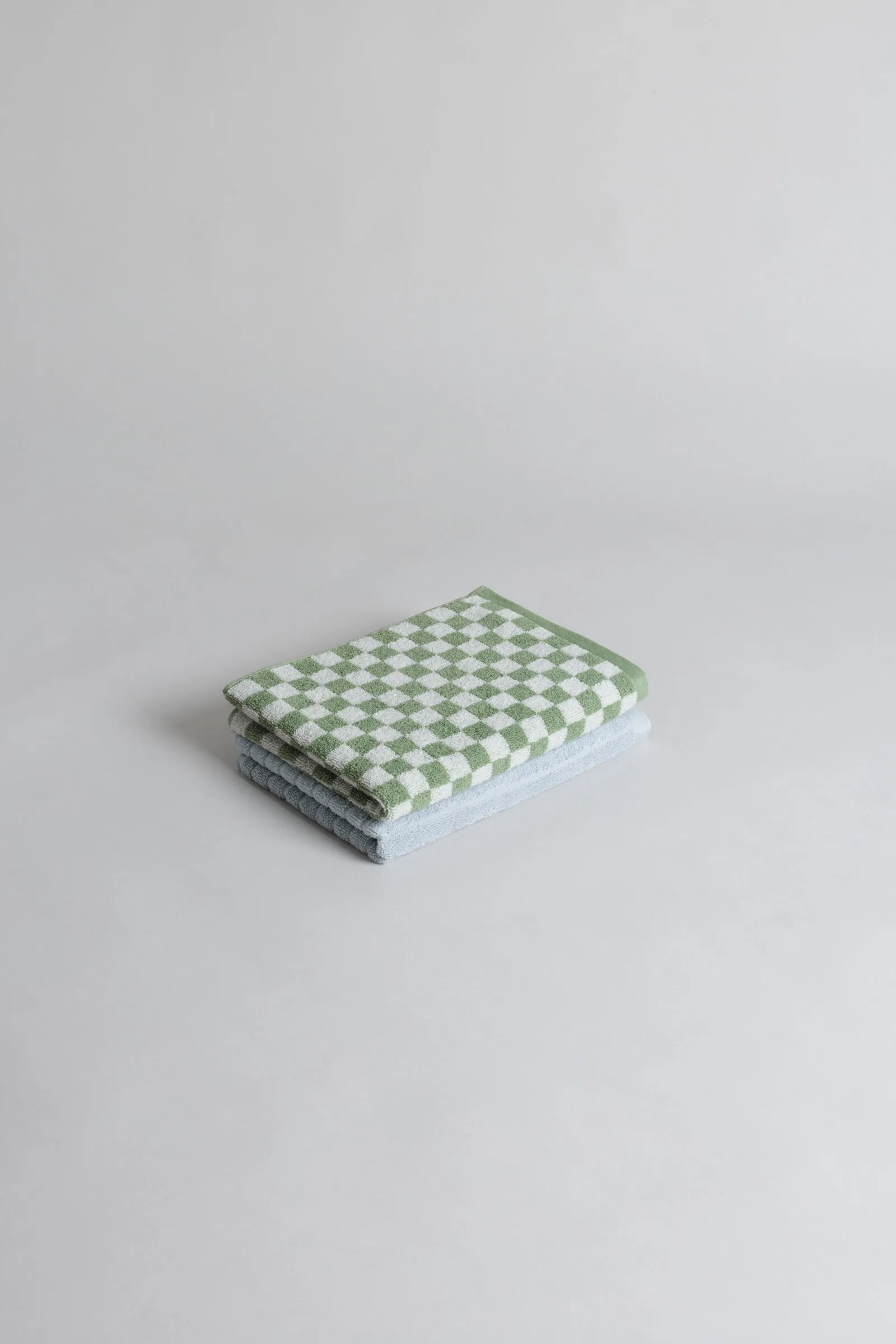 HAND TOWEL PAIR 09