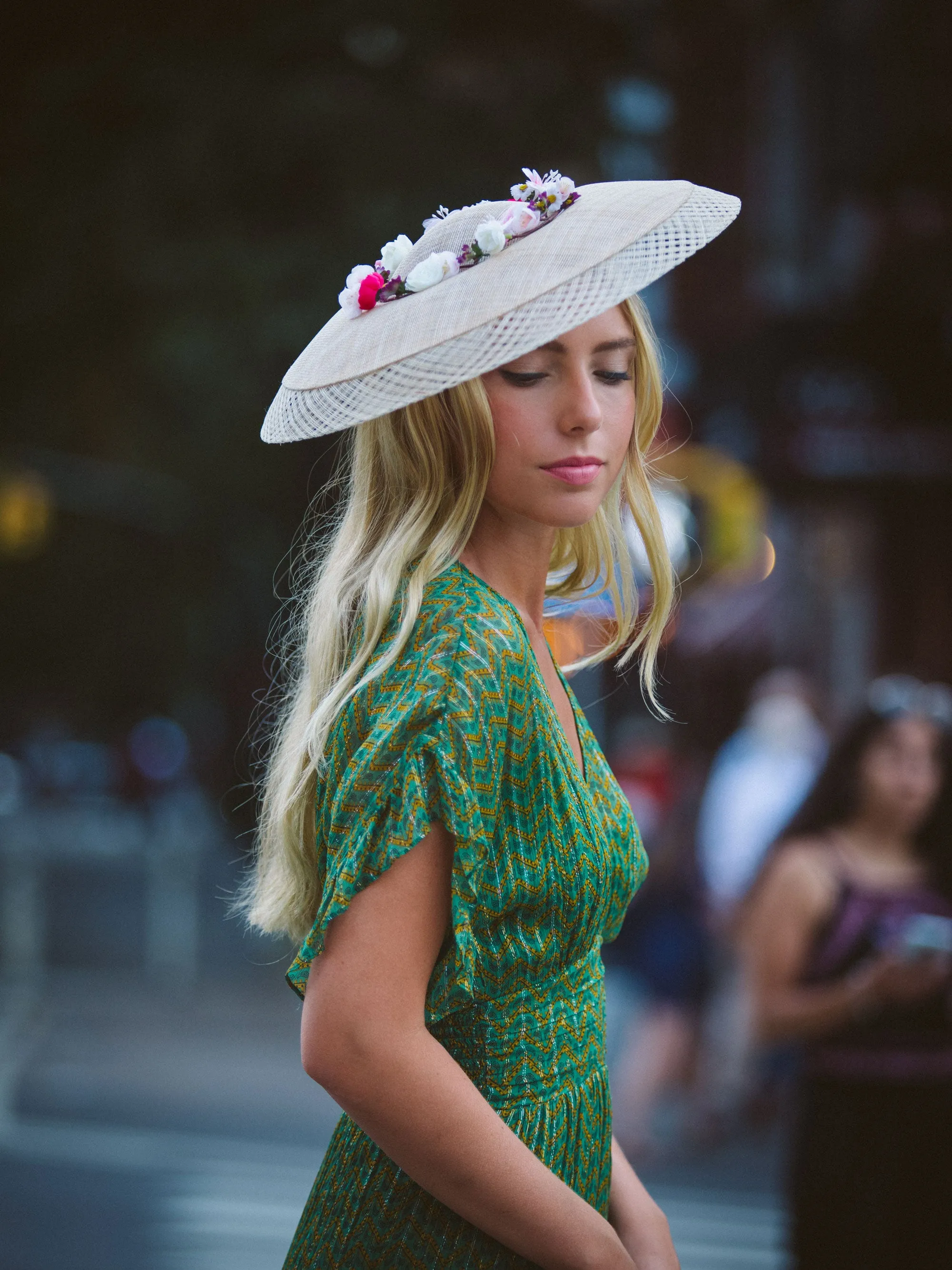Prometea: Large Natural Mesh Derby Hat with Wildflowers